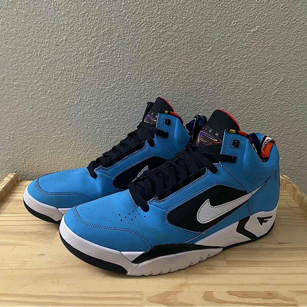 Size 10.5 - Nike Air Flight Lite Mid "Hoops Pack" - University Blue